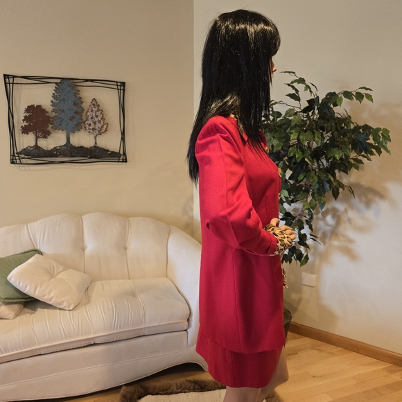 Lew Magram Red Woman's Business Suit with Leopard Print Collar & Cuffs, Size 12 - Picture 12 of 14